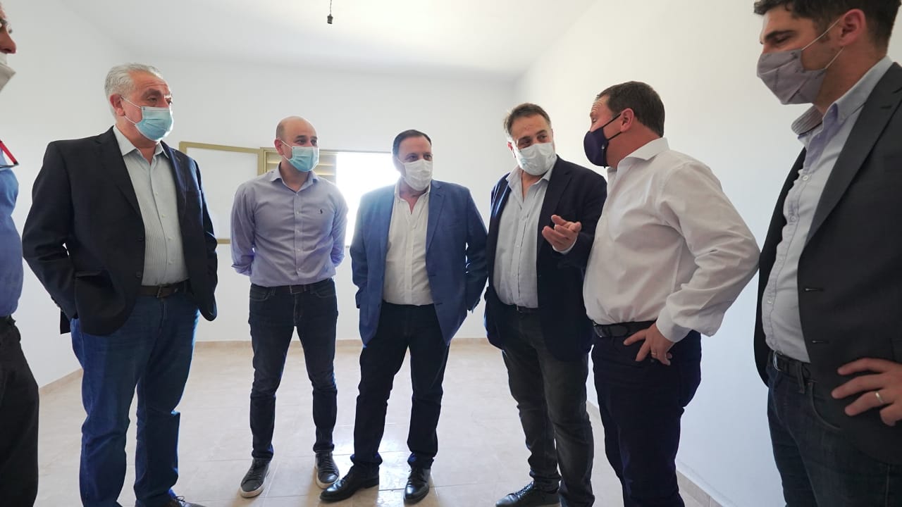 En Chilecito Quintela visitó el plan de viviendas del barrio Los Altos